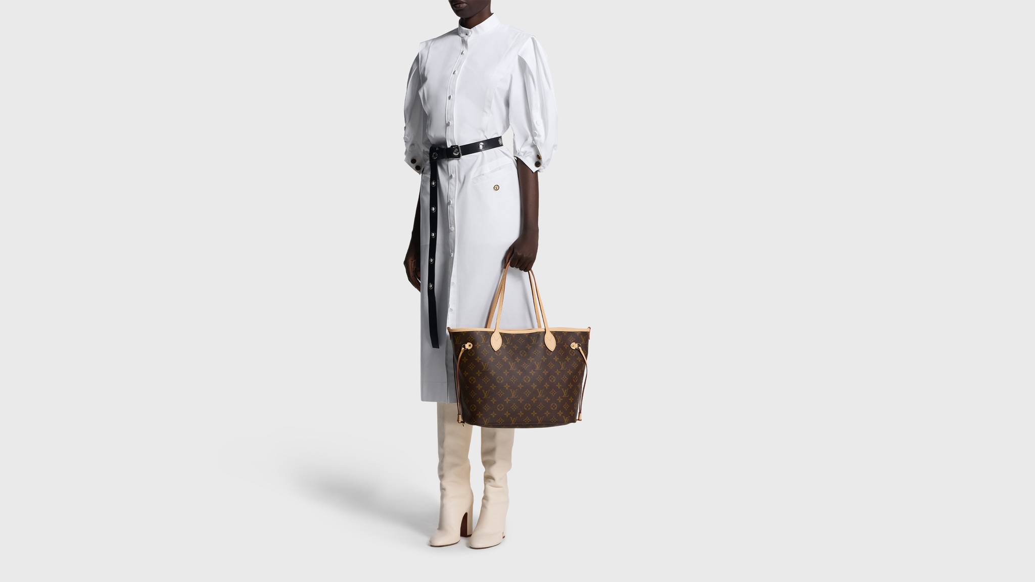 Neverfull MM Tote Bag - Monogram with Rose Beige Lining